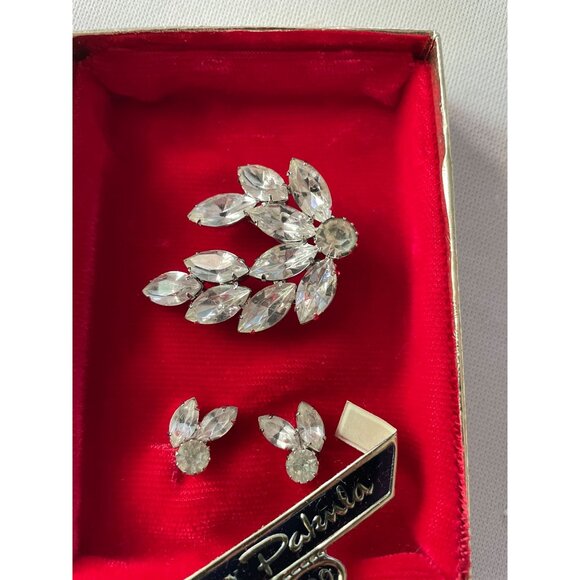 Vintage Pamela Crystal Leaf Brooch & Earrings Set In Gold Box With Red Velvet Li - Picture 2 of 6